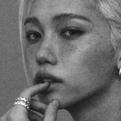 moechiis's profile picture. 필릭스 ✦ they / them ⸝⸝⸝ ౨ৎ ⋮ '6/19/25'