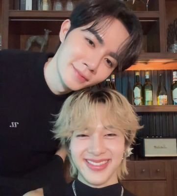 6I4NDFZPTO2Y8lG's profile picture. 🌼สมัยสาวๆมั่วทำไรอยู่  แก่แล้วพึ่งมาตามวาย คู่แรกและคู่เดียวของฉัน 🌼
🥀🥀ZeeNuNew🥀🥀