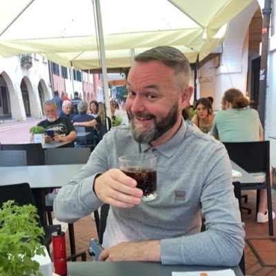 reni251's profile picture. it’s better to piss in the sink than sink in the piss !