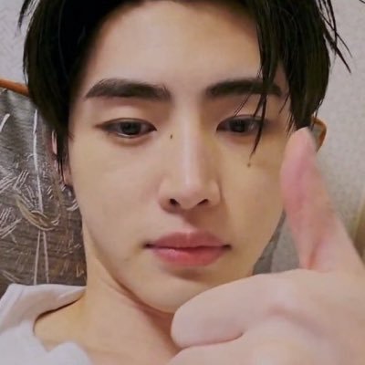 hoonced's profile picture. heart so full of 성훈 i can hardly call it my own