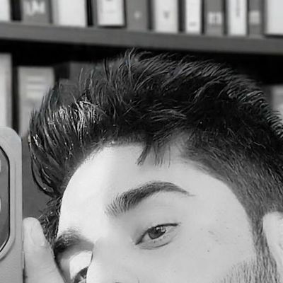 listenMubaShir's profile picture. ایسی کچھ چپ سی لگی ہے جیسے.
ہم تجھے حال سنانے آئے.