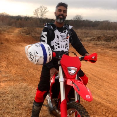 omarfarinez's profile picture. from somewhere
