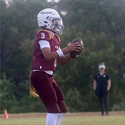 2Canada_'s profile picture. 2030 | 5’10” 165Ibs | Dual Threat QB | Texas