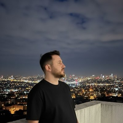 enesbayrakk34's profile picture. 