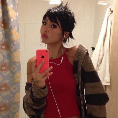 miocest's profile picture. dm fee is 1000 vbucks