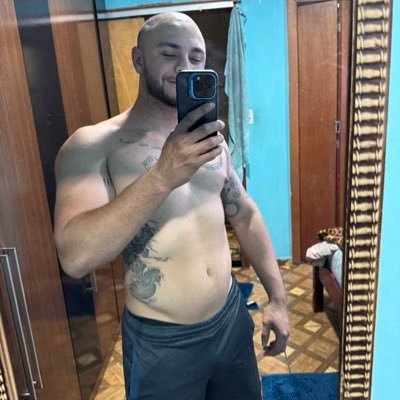 xxxmxota's profile picture. O que define o homem é sua firmeza diante a crise. sou profissional no insta, aqui só posto bobeira