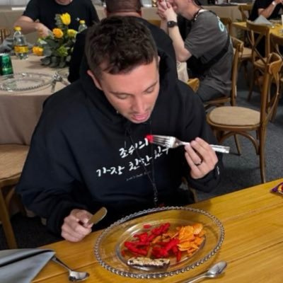 dwnintheforrest's profile picture. || no.1 førest fan ever || can you find me? || insta: forrestbearr || tiktok: aarontveitstan, dwnintheforrest