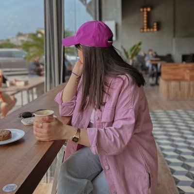 StellaReese909's profile picture. Freelancer by trade, traveller by heart 🌸 | Turning coffee, creativity & curiosity into a lifestyle ☕️💻 | 
#TravelBlogger #FreelanceJourney #Wanderlust