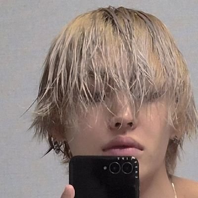 wonbinsgae's profile picture. only one person deserves the world _wonbin• ❀ ⚘