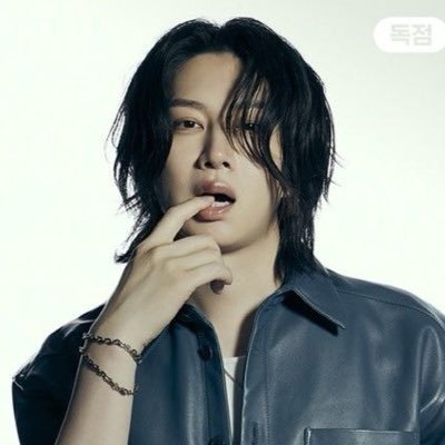 kimhiechul's profile picture. Super Junior, the last man standing.