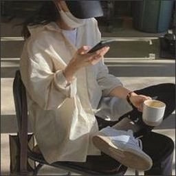 ekemahowdy25544's profile picture. Messy bun, busy mind