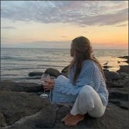 erdahlchri83687's profile picture. Messy bun, busy mind