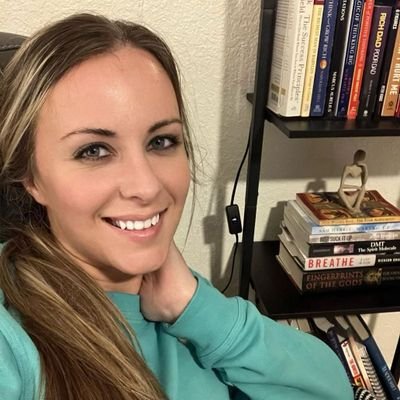 mountaingirlsa4's profile picture. “Digital creator by day, dark humor dealer by night 🌙”
“Turning bad ideas into great content since forever🤭❤️