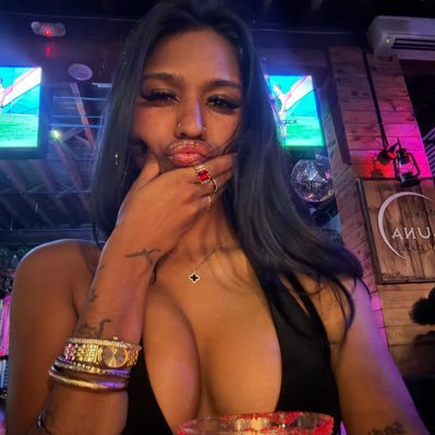 fucknikol's profile picture. 