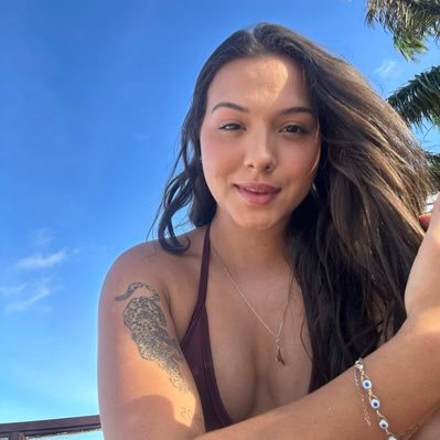 clarisz_'s profile picture. 