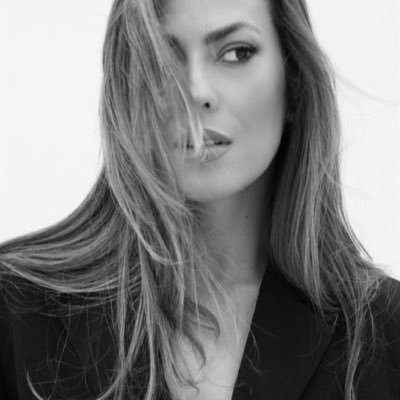 adrilimaramos's profile picture. Cheguei… A vida acontecendo 🌹