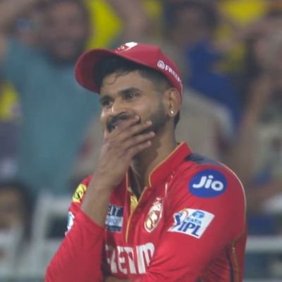 Here4shreyas's profile picture. 𝐔𝐧𝐩𝐚𝐢𝐝 𝐋𝐚𝐰𝐲𝐞𝐫 𝐎𝐟 𝐒𝐡𝐫𝐞𝐲𝐚𝐬 𝐈𝐲𝐞𝐫