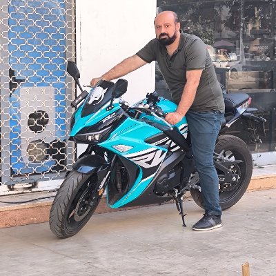 alisade21's profile picture. Gökyüzüne aşık biri.
"Aslında bütün bu telaş, bir fâninin ölümü unutmasının hikâyesidir."