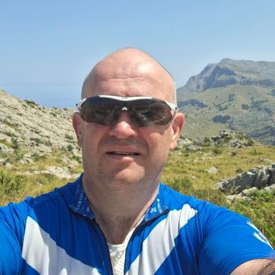 alnoz99's profile picture. Rugby, cycling and dogs.... not forgetting bbq of course 😀