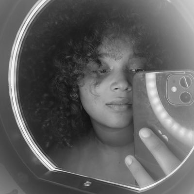 lesbicanca's profile picture. 4:47🪼