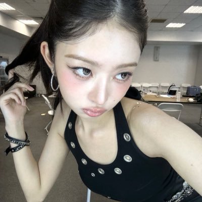 lyqq_0's profile picture.