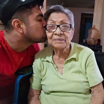 Dr_L3cter's profile picture. No creas nunca lo que dicen por ahí, cualquiera puede escribir lo que piensa sin pensar. #Oaxaco #Oaxacool #Caguamero de ♥️