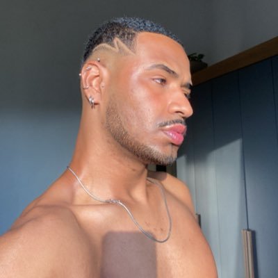 diguinxzx's profile picture. um tanto faz, mas bem feito