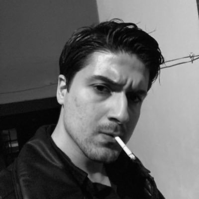 bizdeboyledir's profile picture. raketine küsen tenisçi