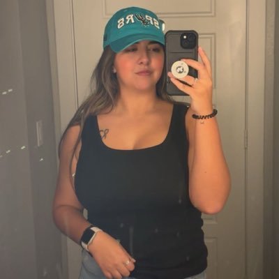 _imelyssa's profile picture. I will never shut up about the Jonas Brothers and the Spurs | #gospursgo |#porvida