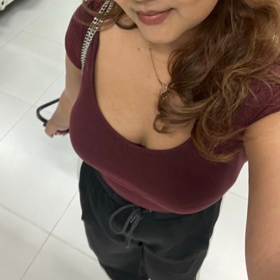 deradusta's profile picture. Open at your own risk I come with stories and sarcasm