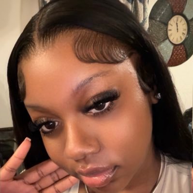 nayaaeliseee's profile picture. 🤓