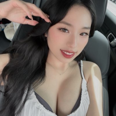 ashleynamz's profile picture. league streamer 🍰 ⟡ cosplayer ⟡ guinea pig mom ⟡ https://t.co/Ohy0oBy3Tf ⟡ ashleynamz@gmail.com ♡