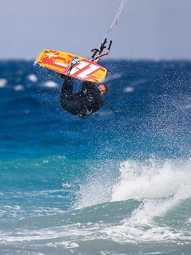 Streaming up to the minute Kite Surfing and Boarding News, Info and Links. #kitesurf #kitesurf #surf #kitesurfing #windsurf #kite #kiteboarding