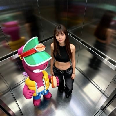 lopezmia__'s profile picture. misandrica y main doug