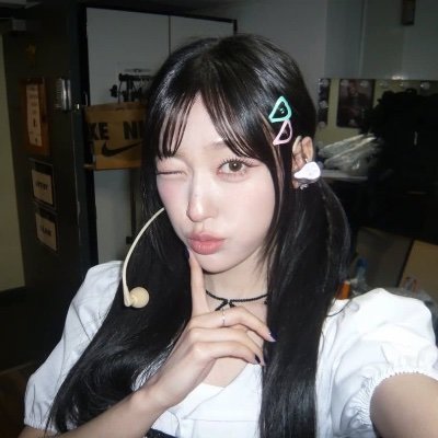 yurissembled's profile picture. i dont know what to put here um..