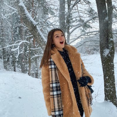 YilinaMoon's profile picture. Like quiet nights and gentle people