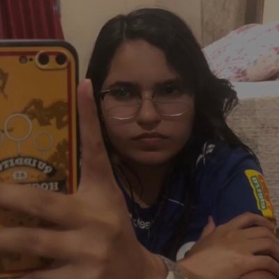 cruesmmer's profile picture. all’s fair in love and poetry. 🏳️‍🌈