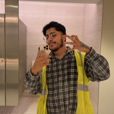 S4NT0S__'s profile picture. God is good