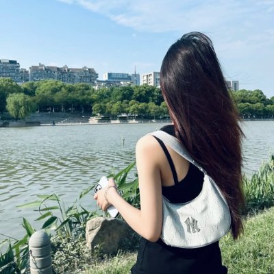 Harperesvs's profile picture. She’s learned not to chase outcomes — just to enjoy the wind along the way. 🍃