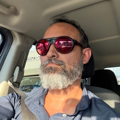 carlosdleono's profile picture. LCC, ME GUSTA TODO LO QUE SE PUEDA INTERCONECTAR, ME APASIONAN LOS MEDIOS Y LA FOTO DE ARQUITECTURA, Y AMO EL RUNNING, soy #TWITTERRUNNER y vuelo un Drone.