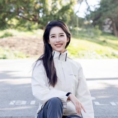 alinaruisu's profile picture. CEO/Co-Founder @GenerationLab_ | Creating Ageless Generation | @Harvard Medical School