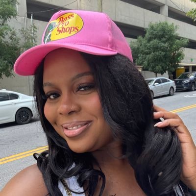 MaisonChanel_'s profile picture. I like nice things #AlumKnight💛