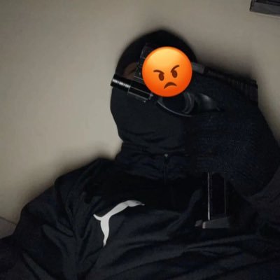 _SoyXxx's profile picture. Con los míos hasta el final, con extraños ni a la esquina.