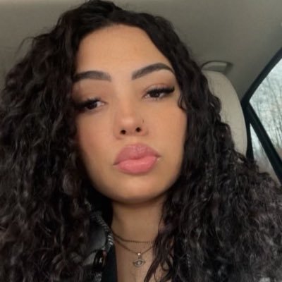 parlay_goddess's profile picture. God 1st † Female sports enthusiast Join my Discord link below ⬇️