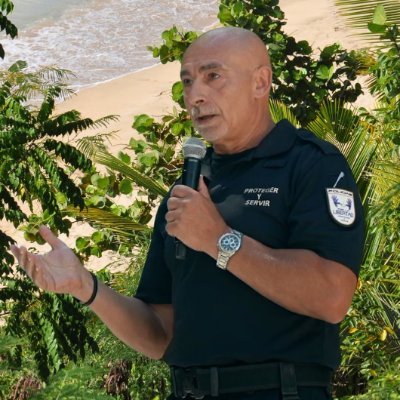 LaPolicias's profile picture. «Policías por la Libertad» nace este movimiento para contribuir al bienestar y cohesión social entre los miembros de las FFYCCSS y los ciudadanos