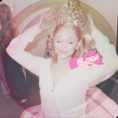 _glindaupland_'s profile picture. ☆ wicked , Ariana & Renee fan ♡🫧