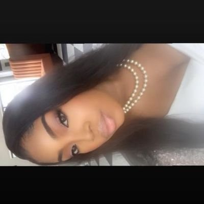 chell_apartment's profile picture. 👩‍🏭ARCHITECT 
🙂A PLACID BABE