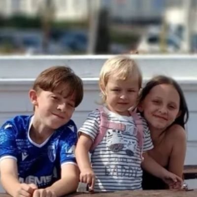 danbradshaw79's profile picture. Father of Tommy, Lauren and Paige ❤️

Rochester United U13s Coach