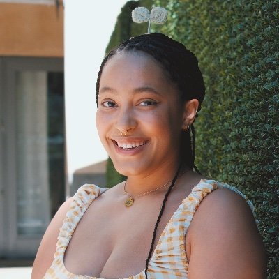 sweetxsage's profile picture. ⌦ cinematic vlogger ♡ @twitch pride guild leader ✿ pls read a book ♡ 20/40 📖 ✿ @ourpetalpages founder ┊for business 💌: hello@sweetxsage.com