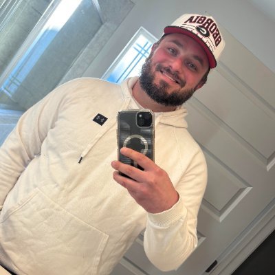 kmason013's profile picture. I say fuck a lot and excite tweet in all caps not a financial adviser just a dumb kid on the inter webs